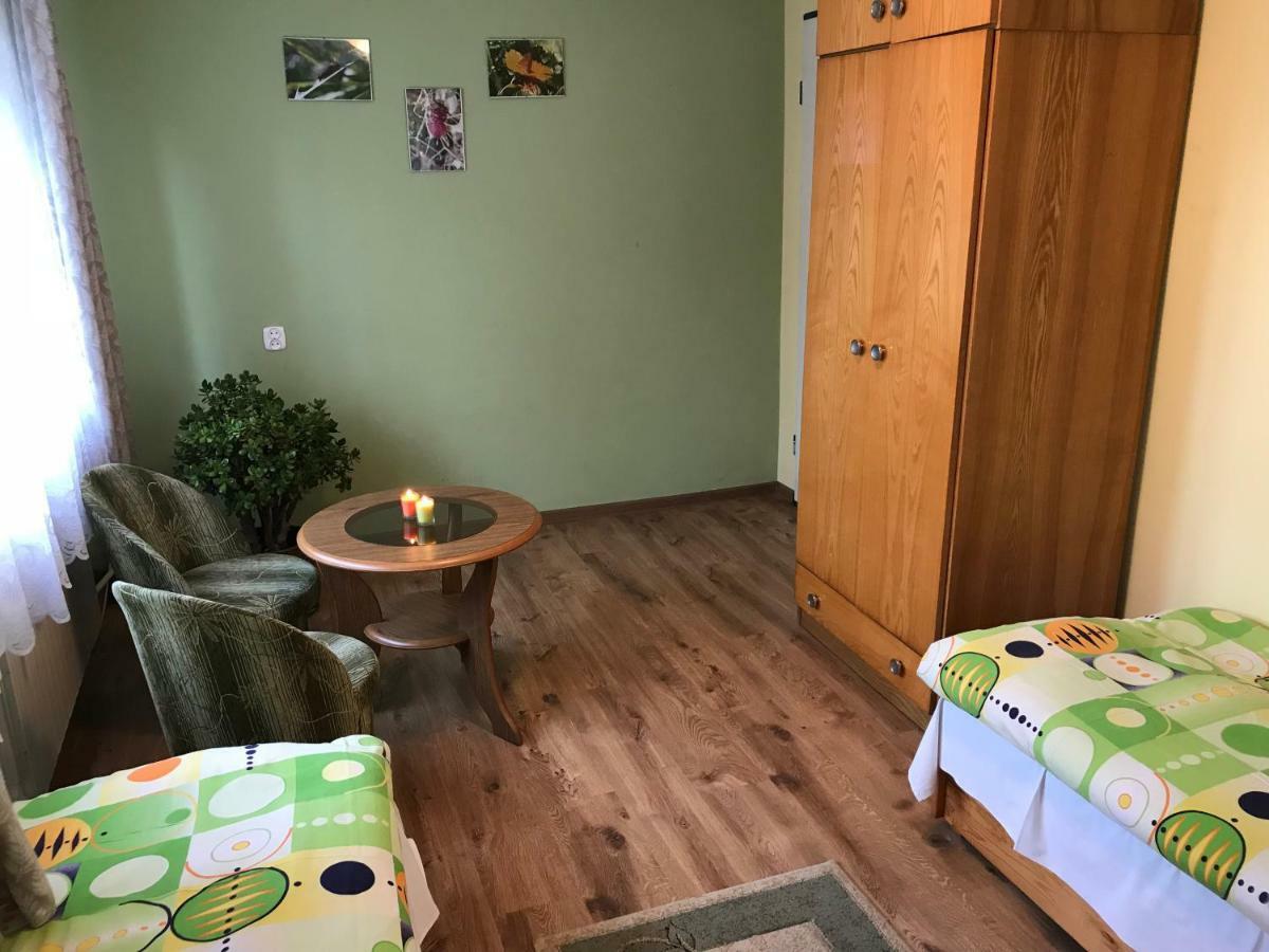 Pokoje Goscinne Pod Magnolia Виеле Екстериор снимка
