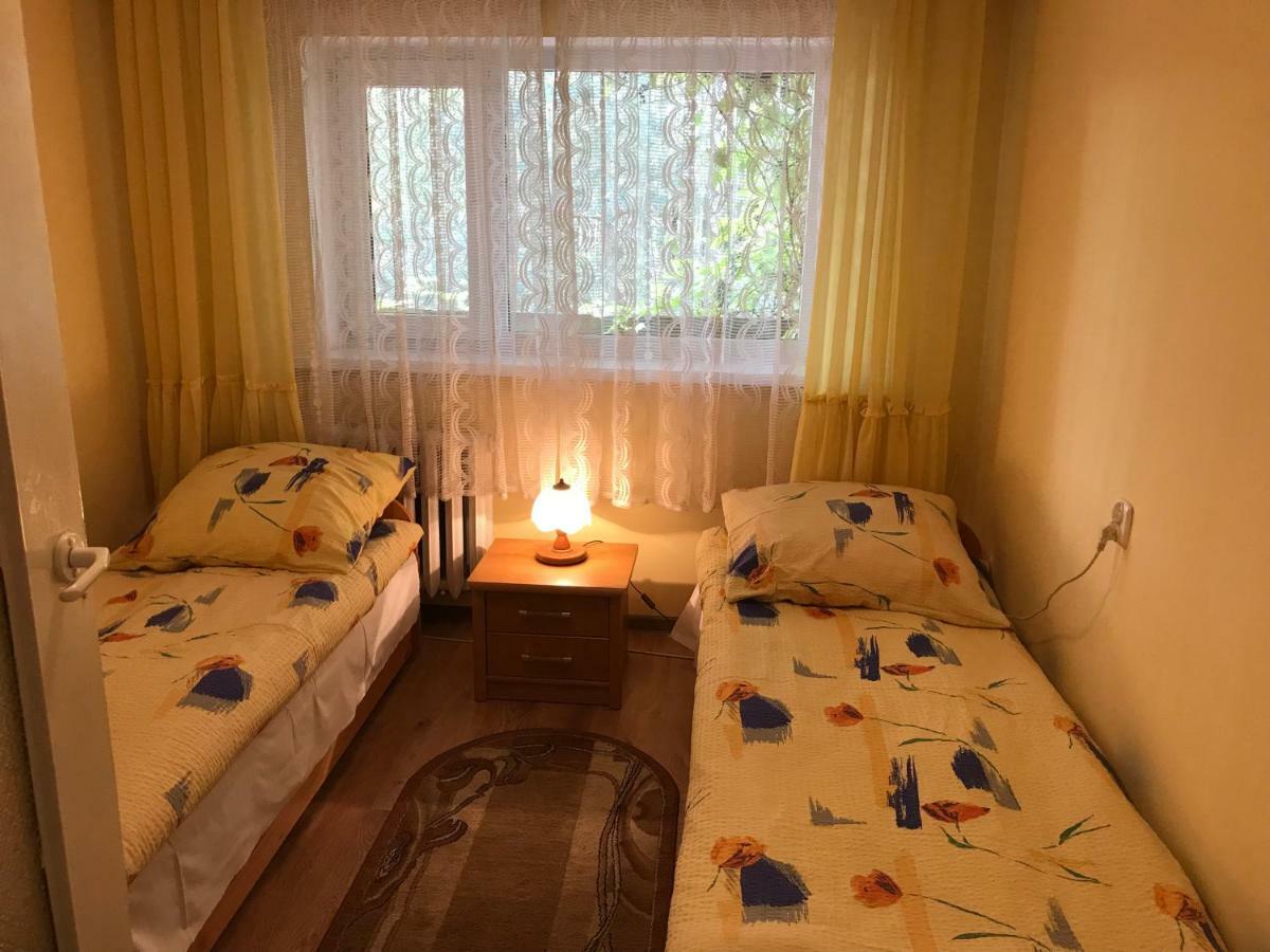 Pokoje Goscinne Pod Magnolia Виеле Екстериор снимка